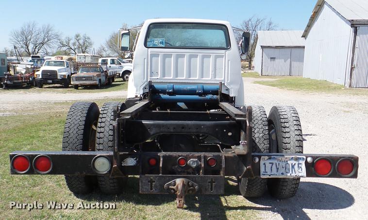 image for item DB0130 1998 Ford F800 truck cab and chassis
