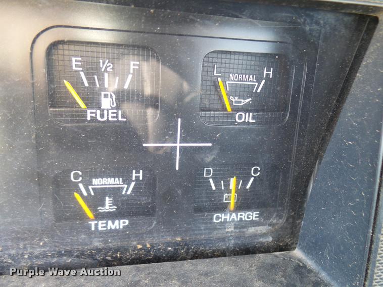 image for item DB0130 1998 Ford F800 truck cab and chassis