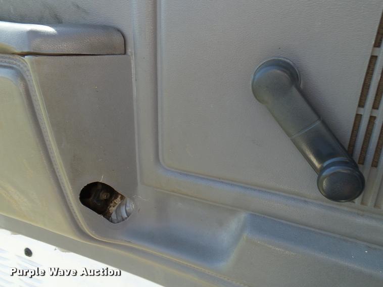 image for item DB0130 1998 Ford F800 truck cab and chassis