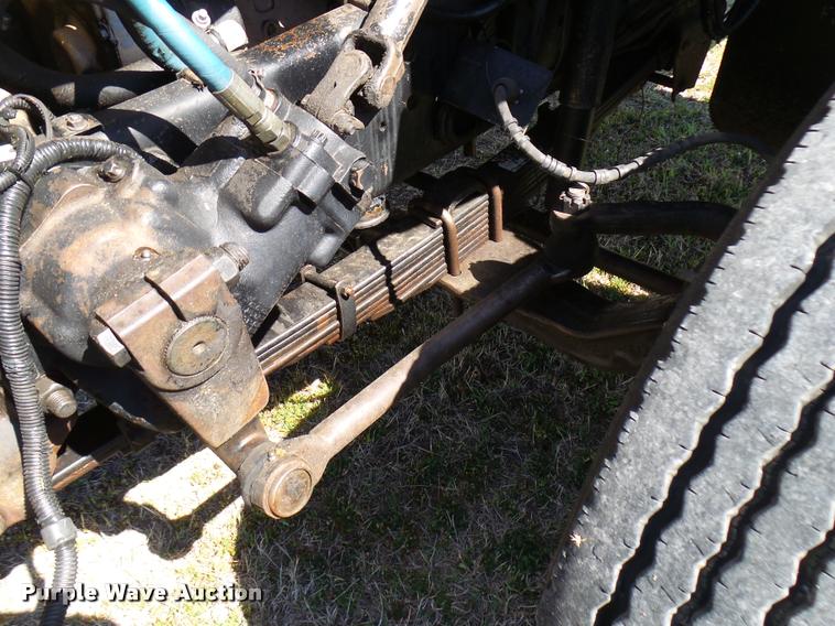 image for item DB0130 1998 Ford F800 truck cab and chassis