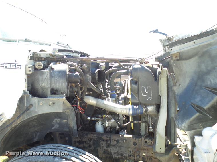 image for item DB0130 1998 Ford F800 truck cab and chassis