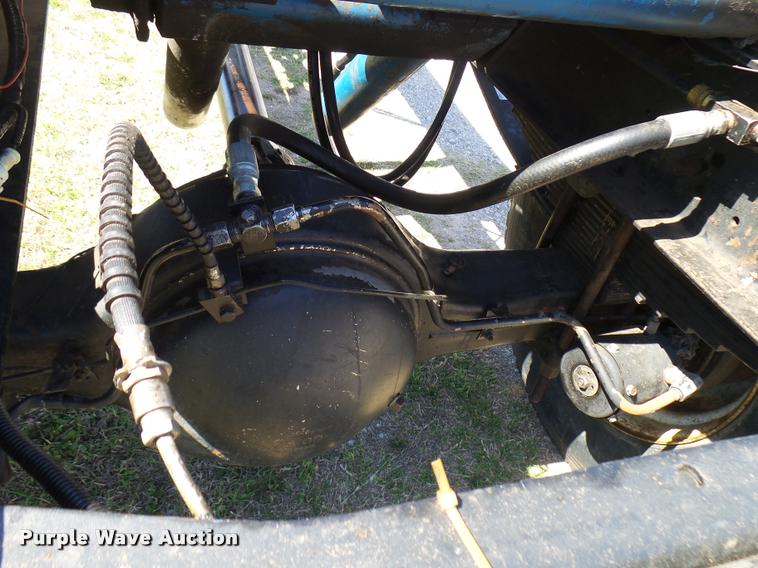 image for item DB0130 1998 Ford F800 truck cab and chassis