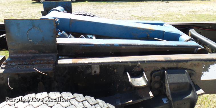 image for item DB0130 1998 Ford F800 truck cab and chassis