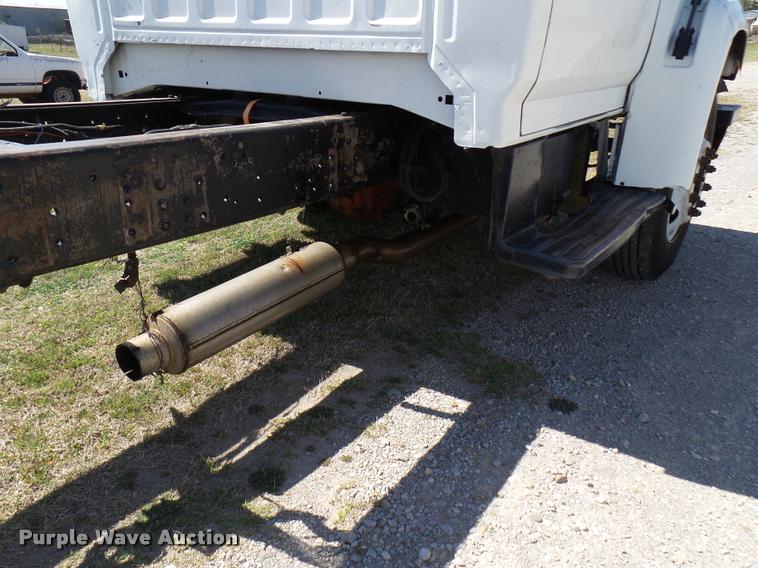 image for item DB0130 1998 Ford F800 truck cab and chassis