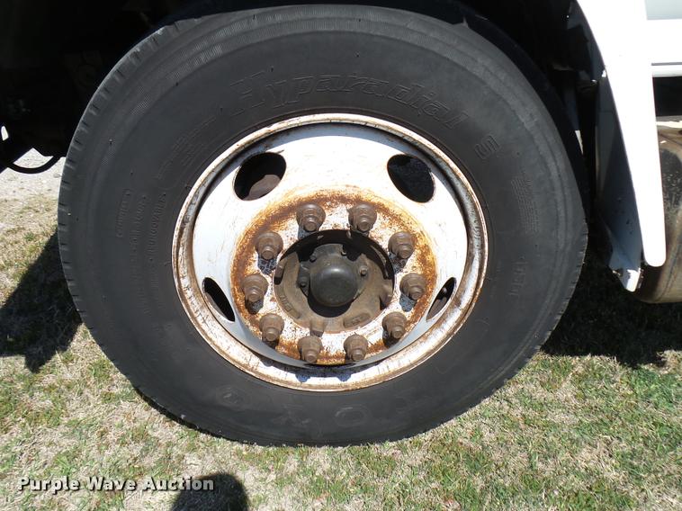 image for item DB0130 1998 Ford F800 truck cab and chassis