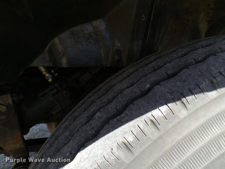 image for item DB0130 1998 Ford F800 truck cab and chassis