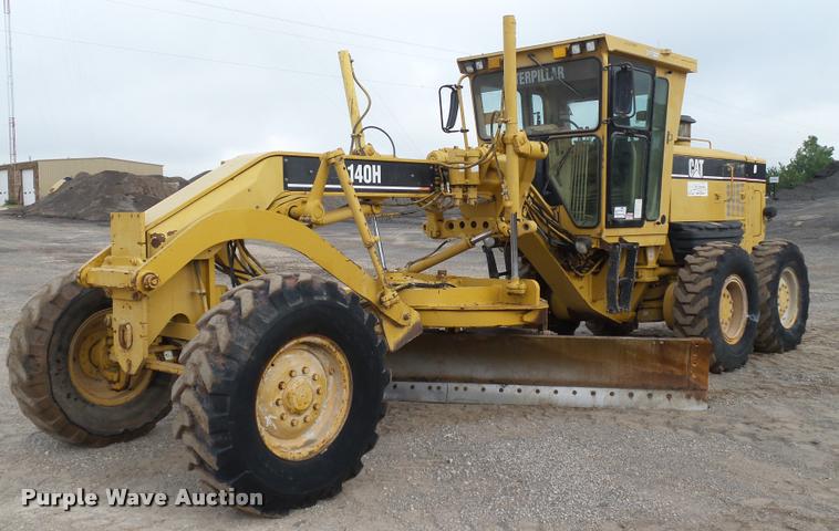 image for item DB0161 2005 Caterpillar 140H motor grader