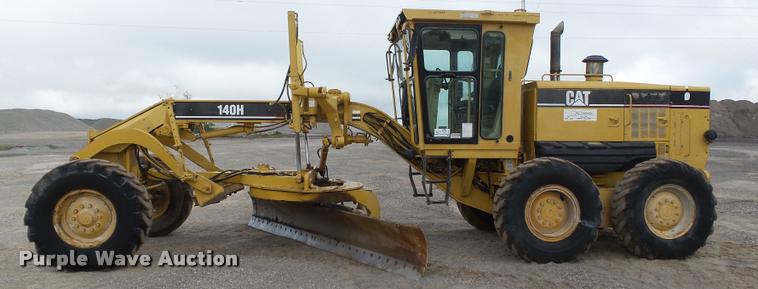 image for item DB0161 2005 Caterpillar 140H motor grader