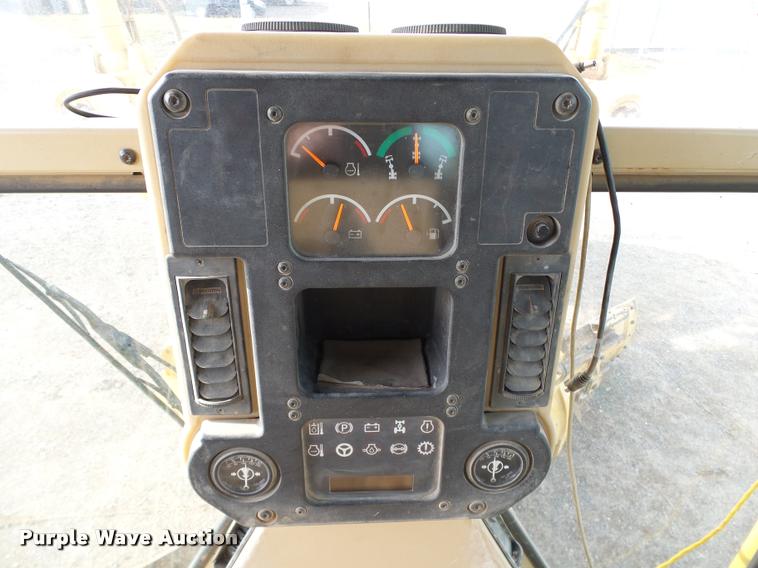 image for item DB0161 2005 Caterpillar 140H motor grader