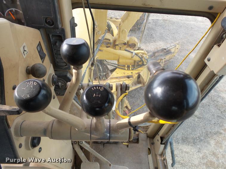 image for item DB0161 2005 Caterpillar 140H motor grader