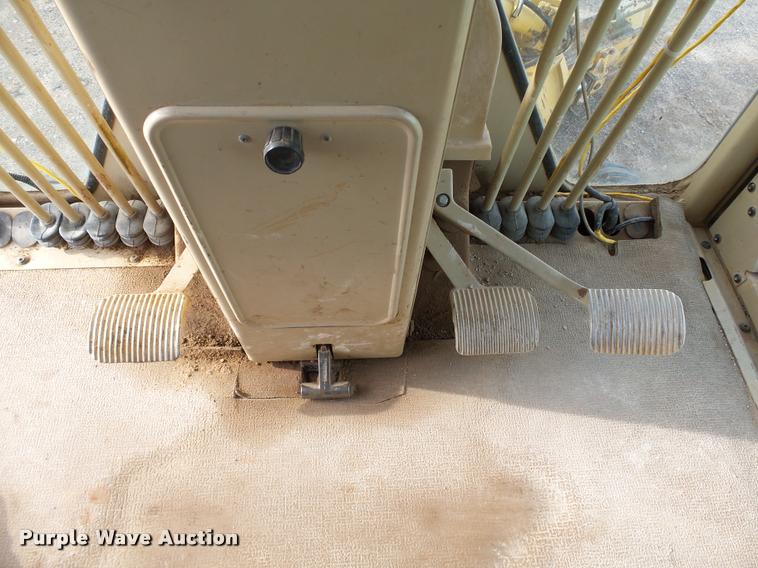 image for item DB0161 2005 Caterpillar 140H motor grader