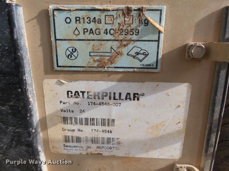 image for item DB0161 2005 Caterpillar 140H motor grader