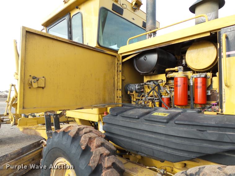 image for item DB0161 2005 Caterpillar 140H motor grader