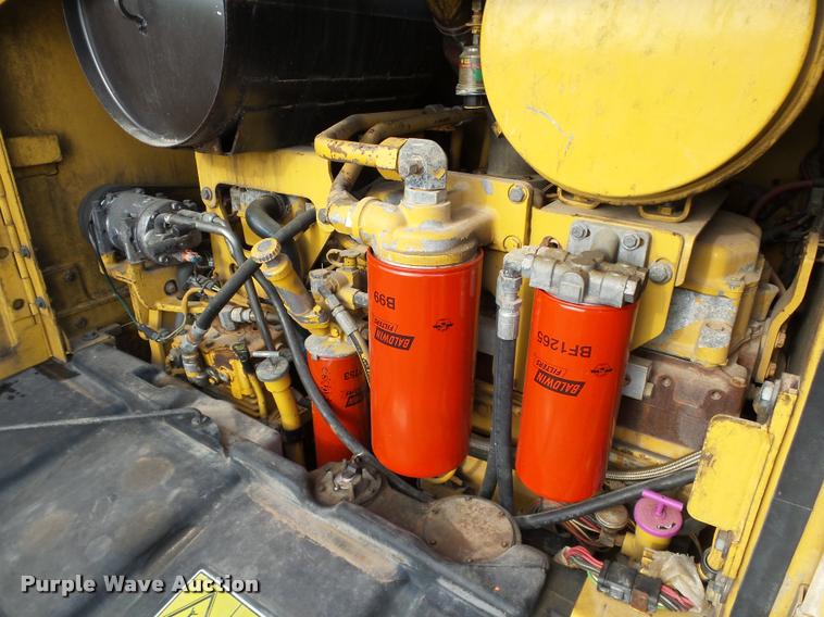 image for item DB0161 2005 Caterpillar 140H motor grader