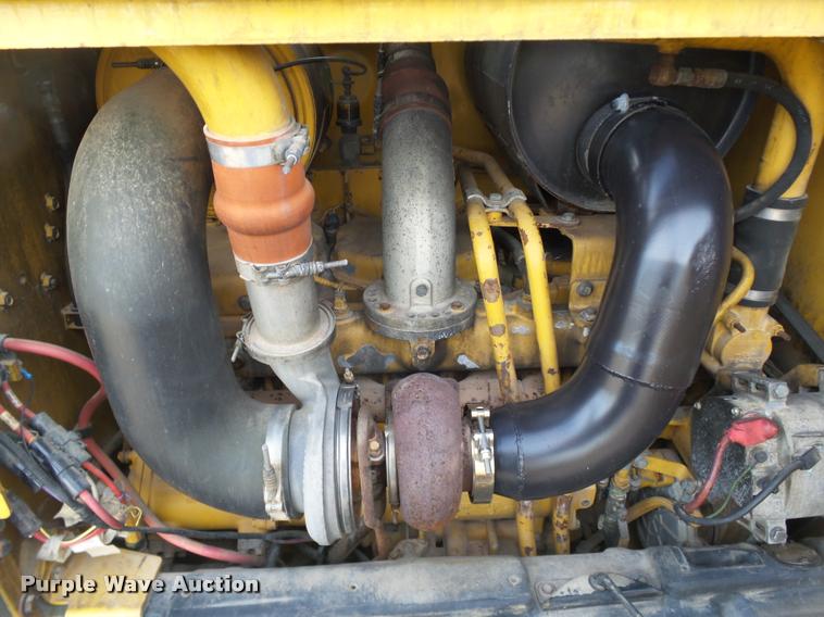 image for item DB0161 2005 Caterpillar 140H motor grader