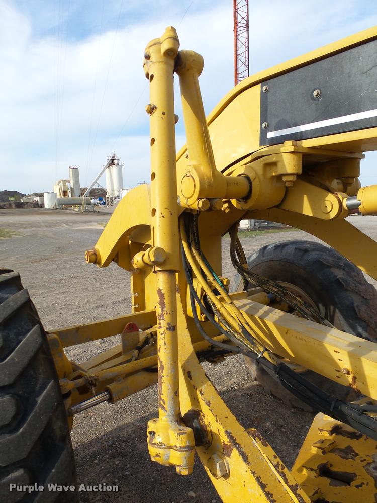 image for item DB0161 2005 Caterpillar 140H motor grader