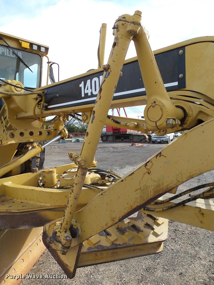 image for item DB0161 2005 Caterpillar 140H motor grader