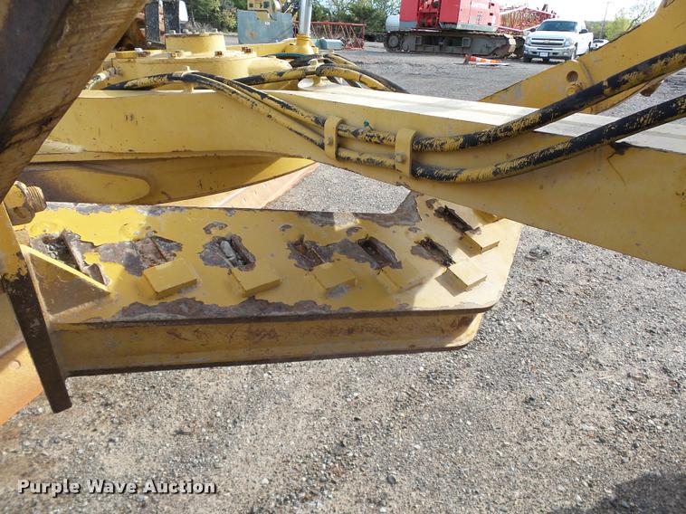 image for item DB0161 2005 Caterpillar 140H motor grader