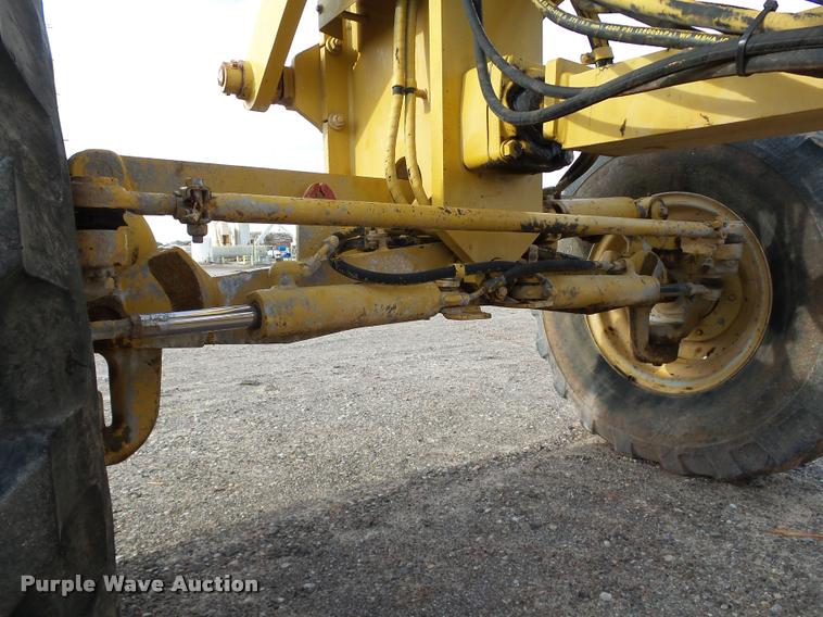 image for item DB0161 2005 Caterpillar 140H motor grader