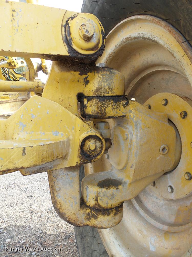 image for item DB0161 2005 Caterpillar 140H motor grader