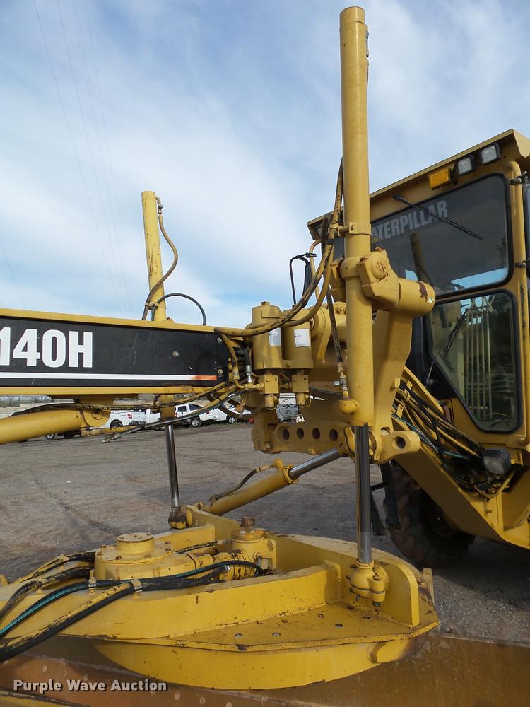 image for item DB0161 2005 Caterpillar 140H motor grader