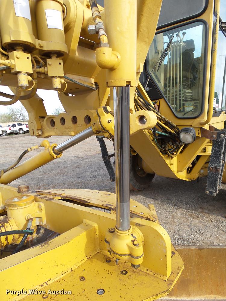 image for item DB0161 2005 Caterpillar 140H motor grader