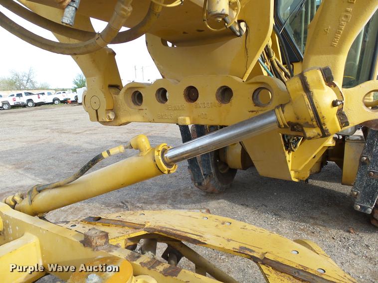 image for item DB0161 2005 Caterpillar 140H motor grader