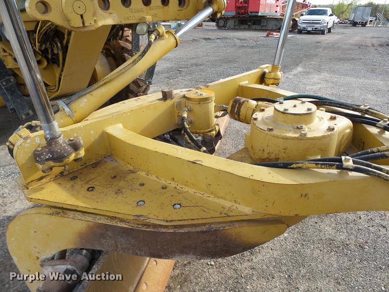 image for item DB0161 2005 Caterpillar 140H motor grader