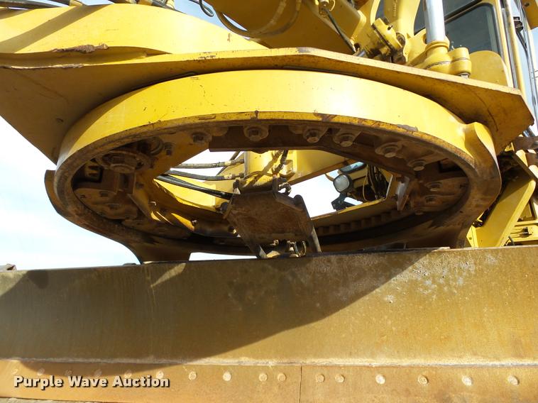 image for item DB0161 2005 Caterpillar 140H motor grader