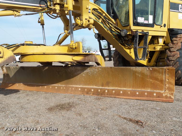 image for item DB0161 2005 Caterpillar 140H motor grader