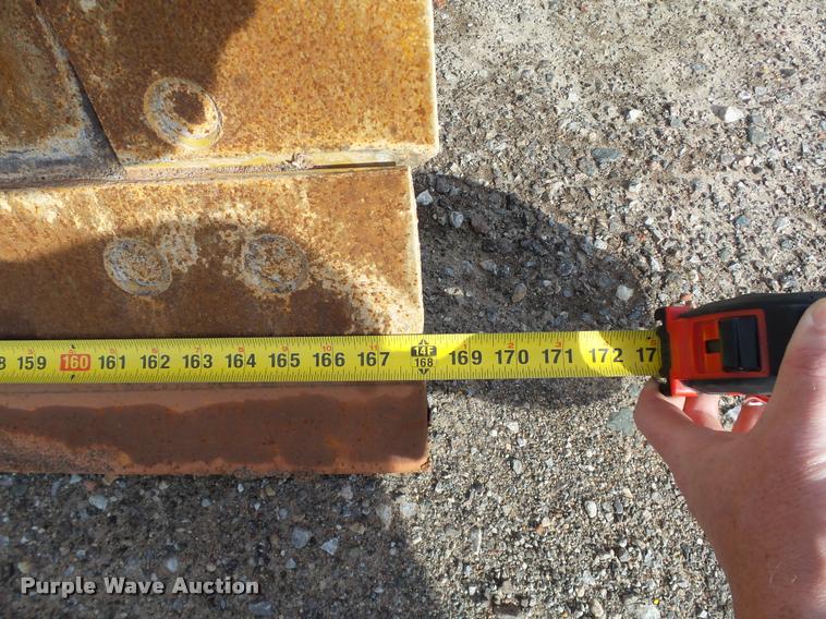 image for item DB0161 2005 Caterpillar 140H motor grader