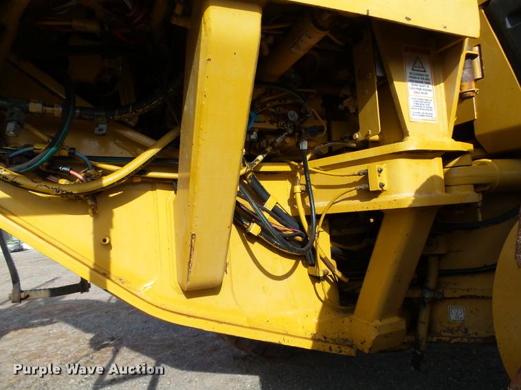 image for item DB0161 2005 Caterpillar 140H motor grader