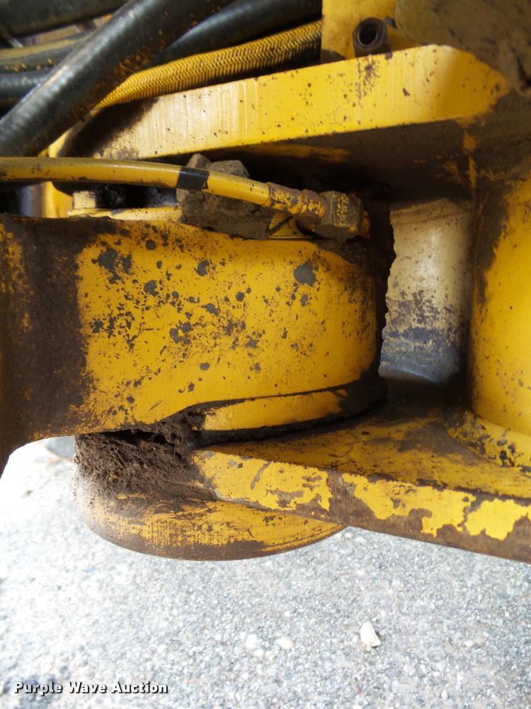 image for item DB0161 2005 Caterpillar 140H motor grader