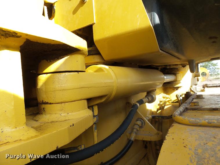 image for item DB0161 2005 Caterpillar 140H motor grader