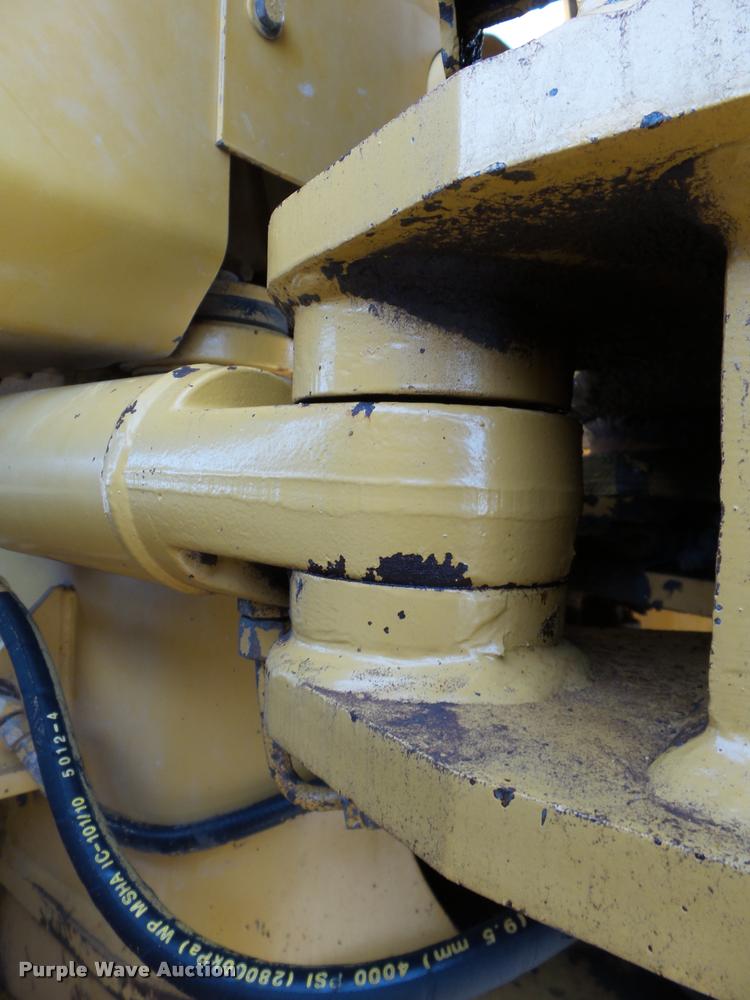 image for item DB0161 2005 Caterpillar 140H motor grader