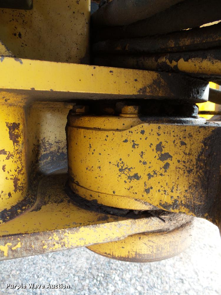 image for item DB0161 2005 Caterpillar 140H motor grader