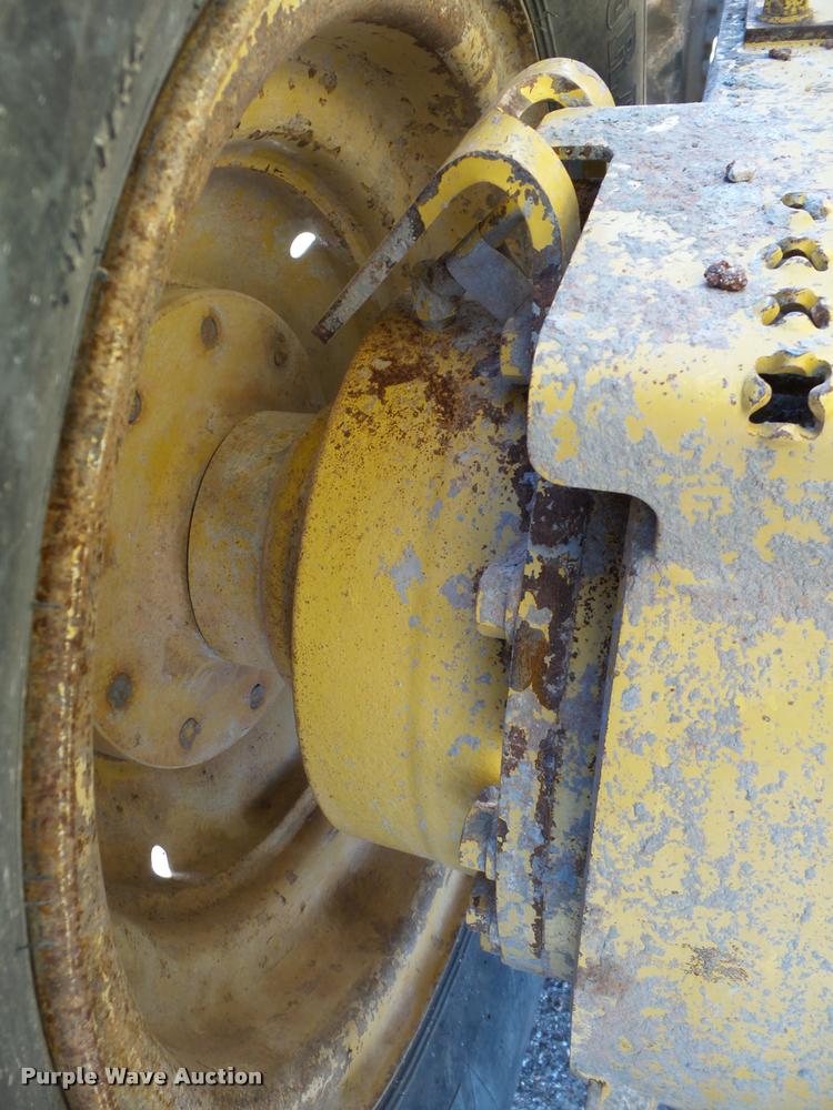 image for item DB0161 2005 Caterpillar 140H motor grader