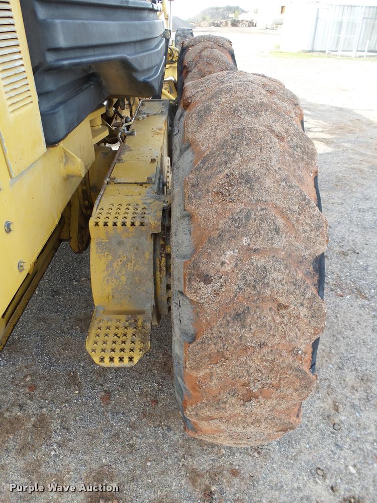 image for item DB0161 2005 Caterpillar 140H motor grader