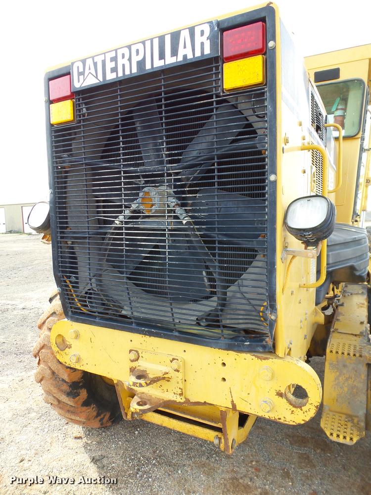 image for item DB0161 2005 Caterpillar 140H motor grader