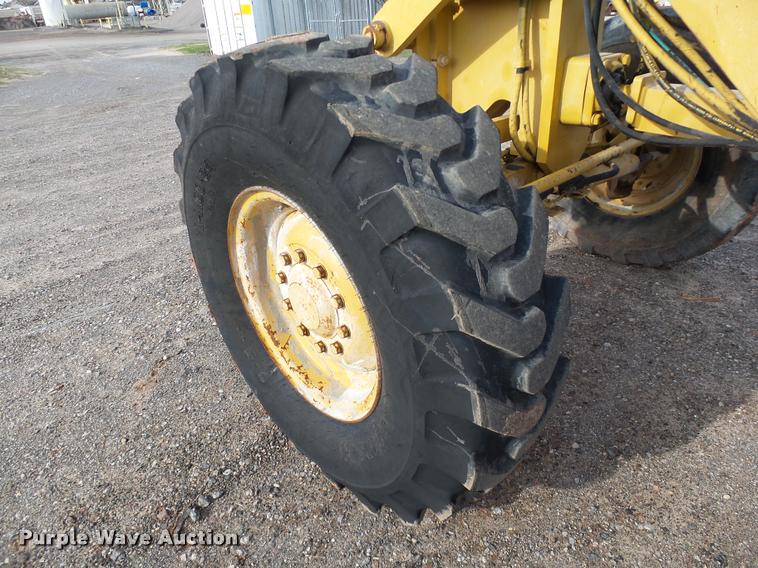 image for item DB0161 2005 Caterpillar 140H motor grader