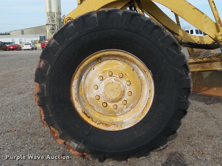 image for item DB0161 2005 Caterpillar 140H motor grader