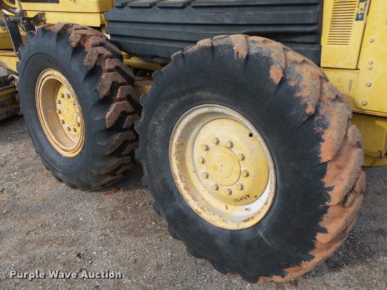 image for item DB0161 2005 Caterpillar 140H motor grader