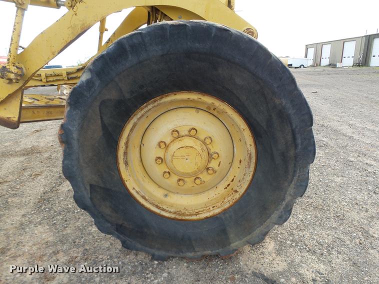 image for item DB0161 2005 Caterpillar 140H motor grader