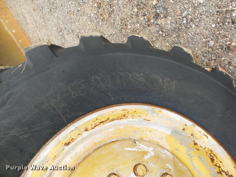 image for item DB0161 2005 Caterpillar 140H motor grader