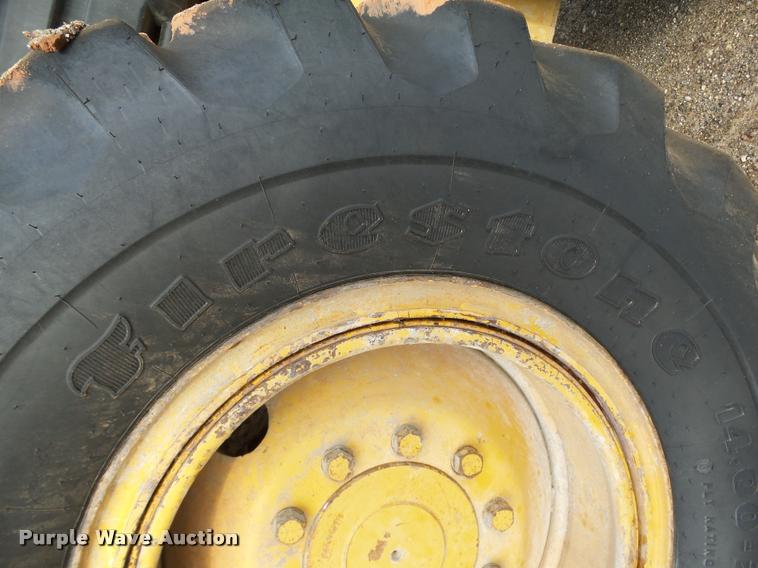 image for item DB0161 2005 Caterpillar 140H motor grader