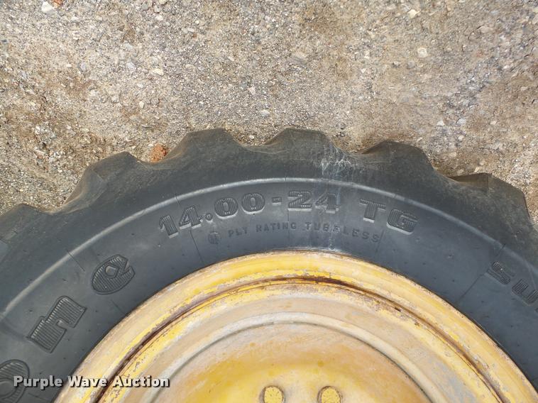 image for item DB0161 2005 Caterpillar 140H motor grader