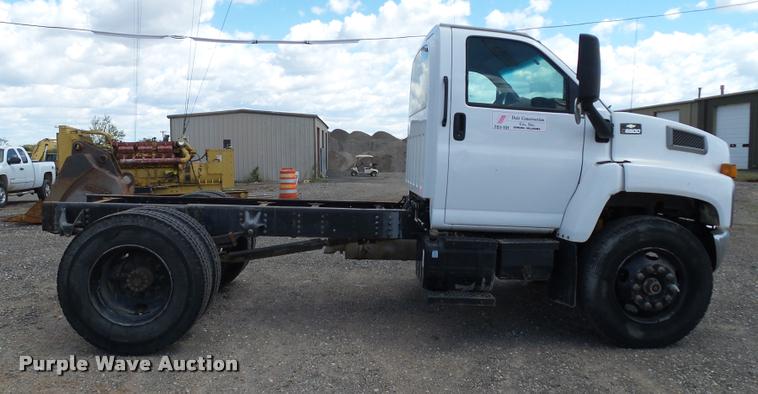 image for item DB0165 2005 Chevrolet C6500 truck chassis