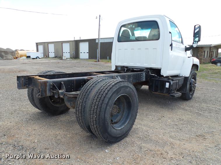 image for item DB0165 2005 Chevrolet C6500 truck chassis