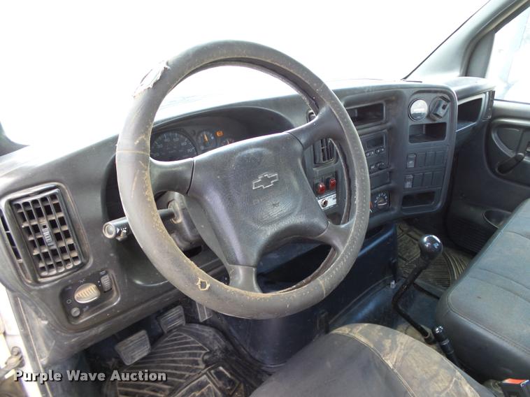 image for item DB0165 2005 Chevrolet C6500 truck chassis