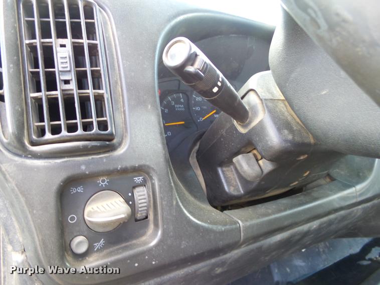 image for item DB0165 2005 Chevrolet C6500 truck chassis